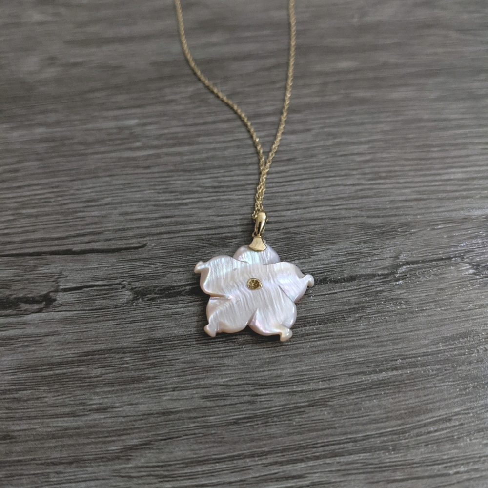 Hawaiian flower necklace - Picture 6 of 8